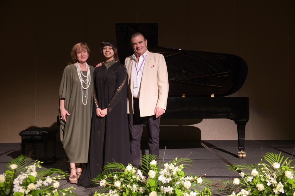 Darriya Azim with her mom and the concert director Rony Rogoff
