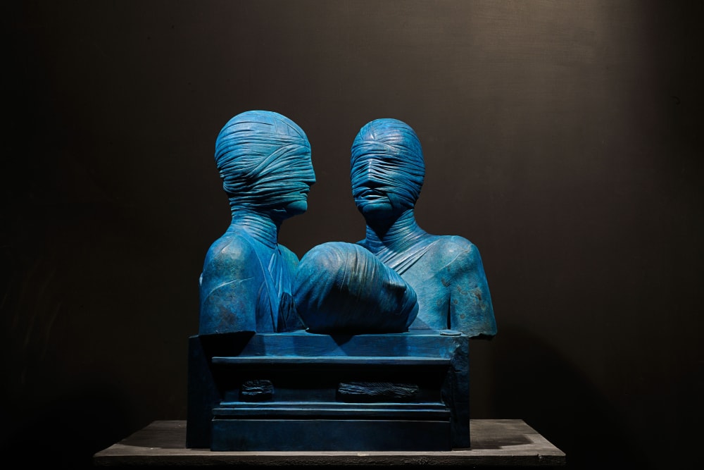 igor mitoraj at oblong art gallery in dubai