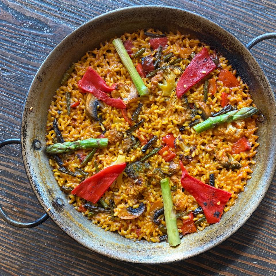 Celebrating World Paella Day in United Arab Emirates Arte & Lusso